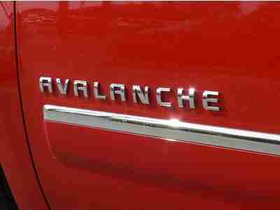 2011 AVALANCHE LTZ AC HEATED SEATS CD DVD NAV BCK UP CAM MOON ROOF PRK SENSORS, image 14