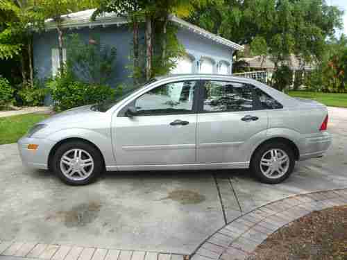 FORD FOCUS SE GREAT COND GAS SAVER NO RESERVE, image 2