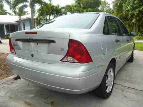 FORD FOCUS SE GREAT COND GAS SAVER NO RESERVE, image 4