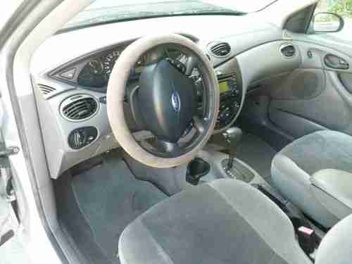 FORD FOCUS SE GREAT COND GAS SAVER NO RESERVE, image 9