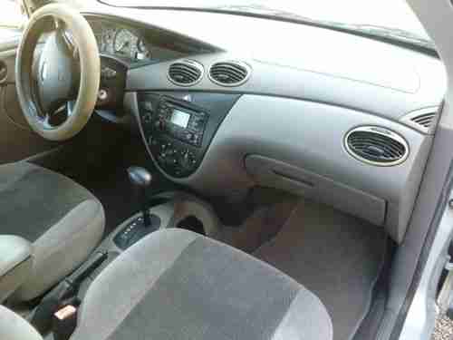 FORD FOCUS SE GREAT COND GAS SAVER NO RESERVE, image 17