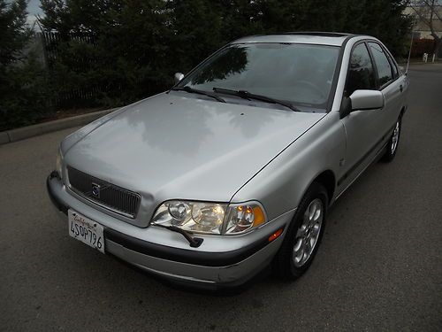 2000 volvo s40 base sedan 4-door 1.9l clea title