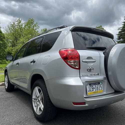 2008 toyota rav4 low 72k miles 4wd non-smoker highlander venza
