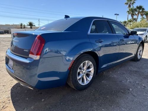 2023 chrysler 300 series touring