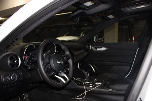 2022 Alfa Romeo Giulia, US $27,149.99, image 3