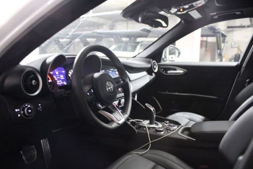 2022 Alfa Romeo Giulia, US $27,149.99, image 4