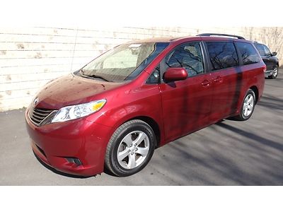 No reserve all power options back up camera dual sliding doors 17" alloy wheels