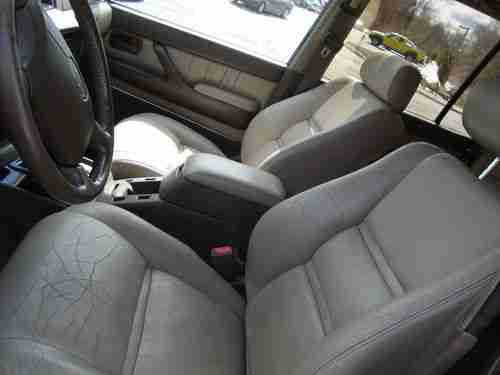 1997 Toyota Land Cruiser Base Sport Utility 4-Door 4.5L, image 9