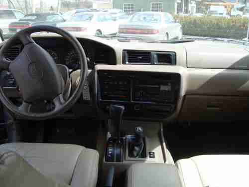1997 Toyota Land Cruiser Base Sport Utility 4-Door 4.5L, image 10