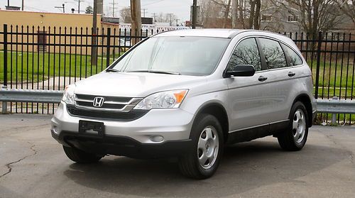 2011 honda cr-v lx 2.4l 4cylinder..5dr..gas saver..cd..aux**no reserve**