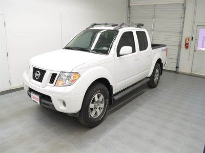 Pro-4x crew cab 4wd nissan certified auto/lthr/roof financing available save $$