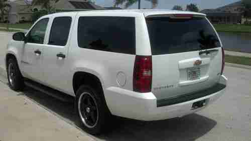 2007 Chevrolet Suburban 1500 LT Sport Utility 4-Door 5.3L, image 3