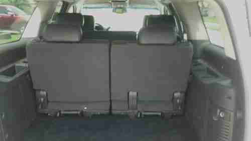 2007 Chevrolet Suburban 1500 LT Sport Utility 4-Door 5.3L, image 6