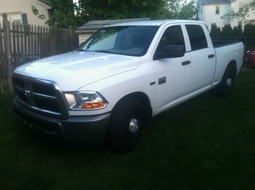 2011 dodge ram 2500 5.7l hemi 4dr leather,power locks,power windows and more!!