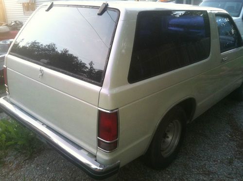 1988 gmc jimmy/ chevy s10 blazer 2 door 2 wheel drive great project no reserve!!