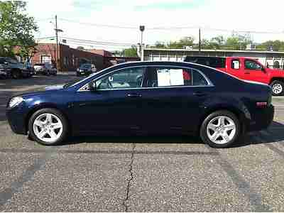 Low Mileage Great Conditioned Chevy Malibu, image 2