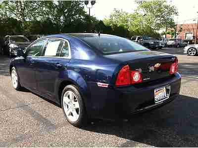 Low Mileage Great Conditioned Chevy Malibu, image 3