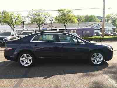Low Mileage Great Conditioned Chevy Malibu, image 6