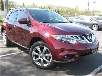 2012 nissan murano sl platinum package. 2715 miles on it..