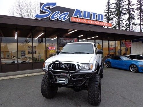 2004 toyota tacoma v6  manual 4x4 lifted low miles