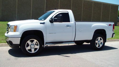 2011 gmc 2500 hd duramax diesel 4x4 reg. cab 2 door chevy denail wheels 37k !!!!