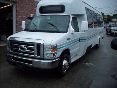 2008 ford e450 super duty 22 passenger with handicap lift.