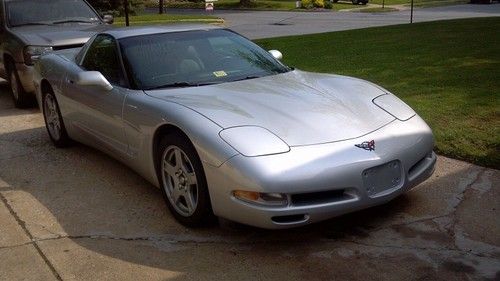 1998 Chevrolet Corvette Base Hatchback 2-Door 5.7L, image 2
