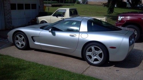 1998 Chevrolet Corvette Base Hatchback 2-Door 5.7L, image 5