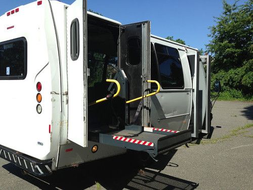 2003 ford e-450 super duty 7.3l diesel - passenger bus 14pas - lift gate 120k