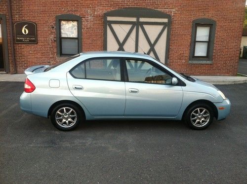 2003 toyota prius - hybrid - nice clean car