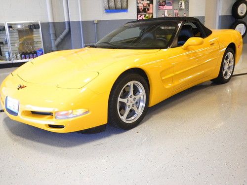 2000 chevrolet corvette base convertible 2-door 5.7l