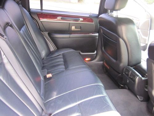 Fully Loaded Signature Series Town Car Sedan w Wood Grain Steering Wheel LOOK!!!, US $6,500.00, image 6