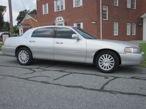 Fully Loaded Signature Series Town Car Sedan w Wood Grain Steering Wheel LOOK!!!, US $6,500.00, image 15