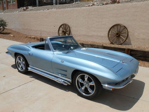 1964 chevrolet corvette convertible with hardtop