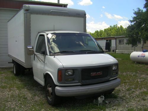 2001 gmc savana 15' box truck