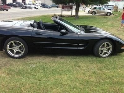 2004 chevrolet corvette base convertible 2-door 5.7l