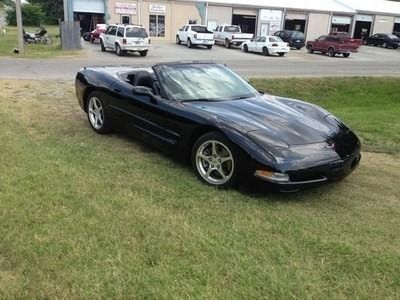 2004 Chevrolet Corvette Base Convertible 2-Door 5.7L, image 2