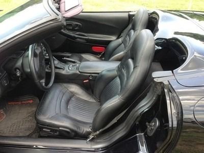 2004 Chevrolet Corvette Base Convertible 2-Door 5.7L, image 9