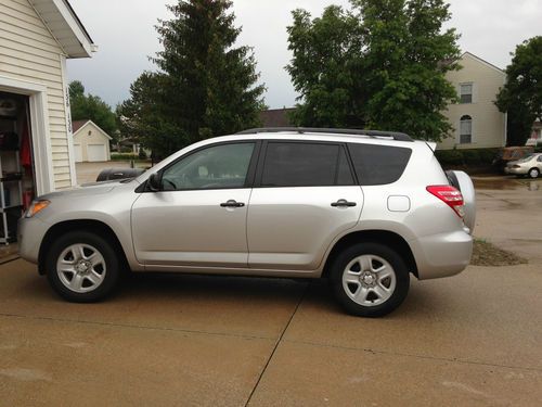 2012 silver toyota rav4 (sport utility)