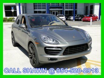 2011 cayenne turbo, only 15,000 miles, mercedes-benz dealer, l@@k at me!!  wow