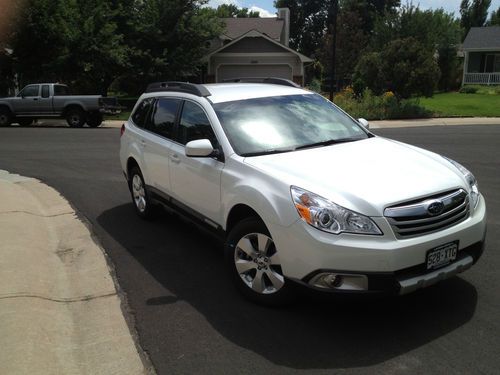 2012 subaru outback limited 2.5i diamond white, biege leather beautiful