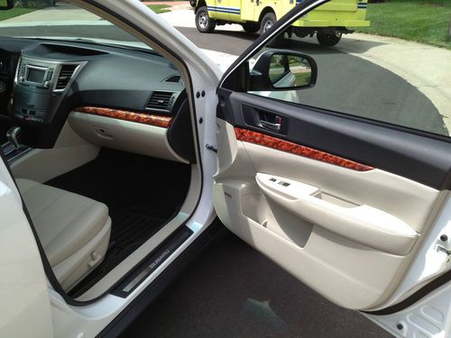 2012 Subaru Outback Limited 2.5i Diamond White, Biege Leather BEAUTIFUL, US $26,900.00, image 15