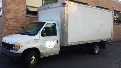 Ford e 350 16 box truck