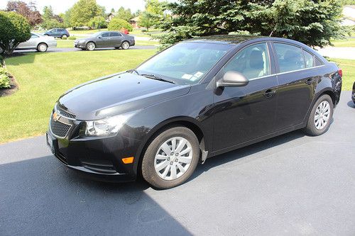 2011 chevrolet cruze ls sedan 4-door 1.8l black granite metallic