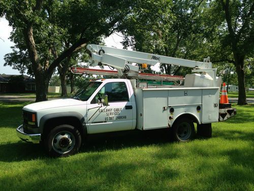 2002 chevrolet c3500 hd bucket truck 2-door 6.5l