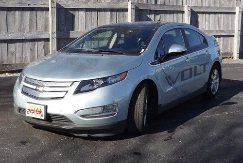 New 2012 chevy volt - save thousands - loaded