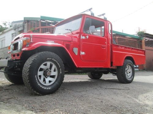 Frame off restored fj45 toyota land cruiser pick up