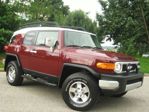 2010 toyota fj cruiser 4x4 all terrain pkg 4.0 v6 one owner only 28,000 miles!