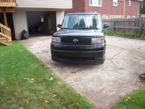 2005 scion xb 5 door wagon black w/ black cloth interior