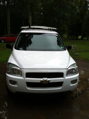 2006 Chevrolet Uplander mid size work van, image 3